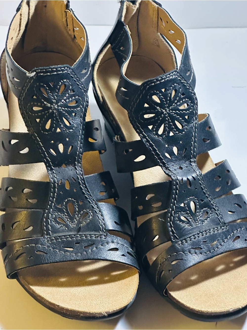 Earth Origins Black Cutout Wedge Sandals Comfort Zip 8.5 - Picture 7 of 15